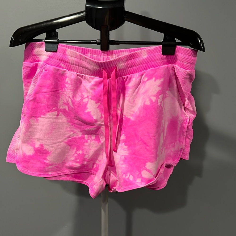 HOT Pink Shorts 🩷